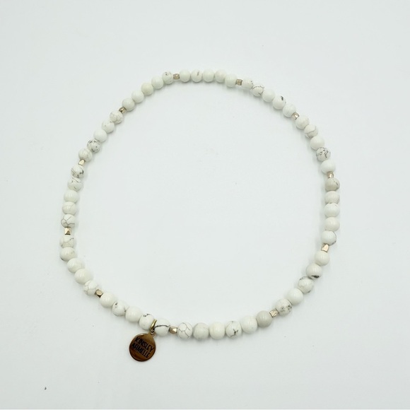 Kinsley Armelle Howlite Gem Stretch Necklace Wrap Bracelet - Picture 4 of 5